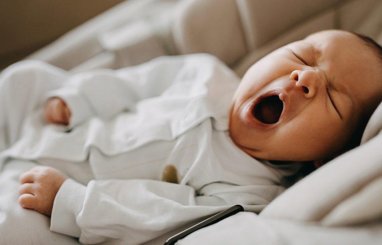 Le cododo empêche-t-il bébé de faire ses nuits ?