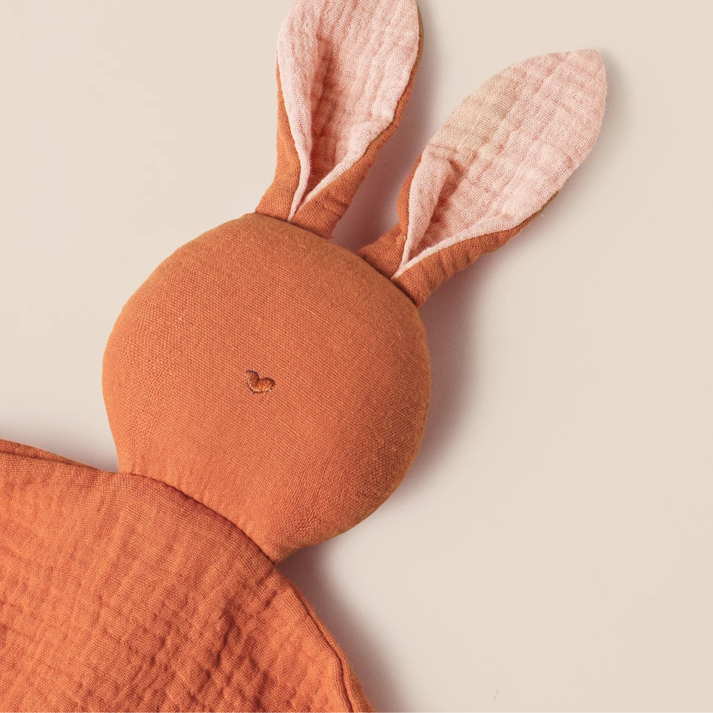 Doudou Lapin "Pinou" - Lit cododo
