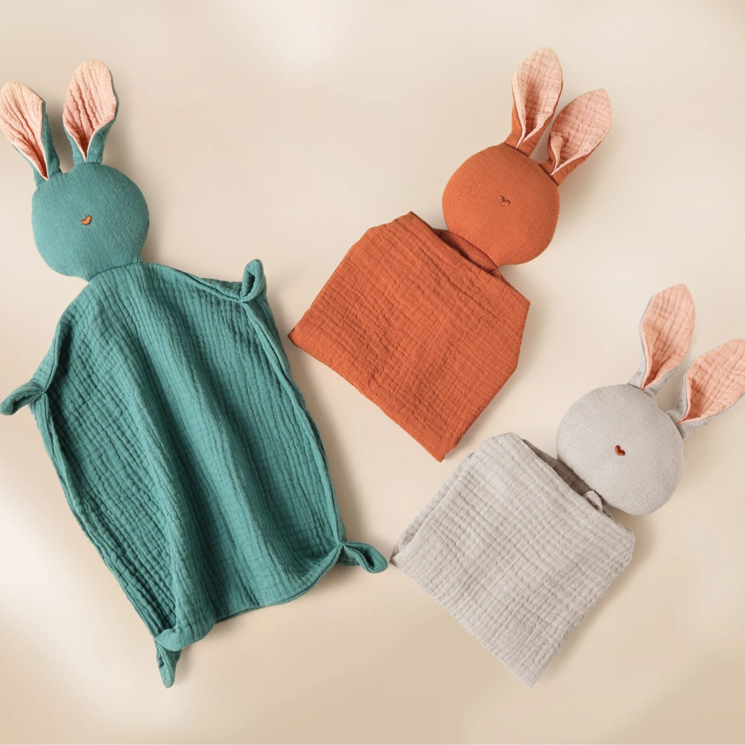 Doudou Lapin "Pinou" - Lit cododo