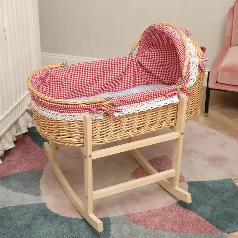 Berceau en Rotin rose